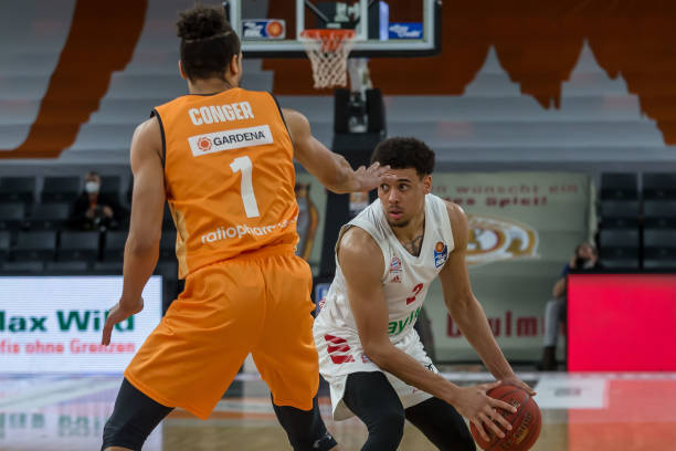 队稳居西部 队稳居西部